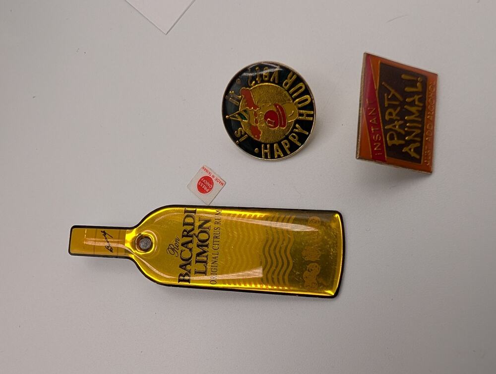 VTG Bacardi Limon Rum Bottle Light-Up 3 Party Pins Badge Party Animal Taiwan